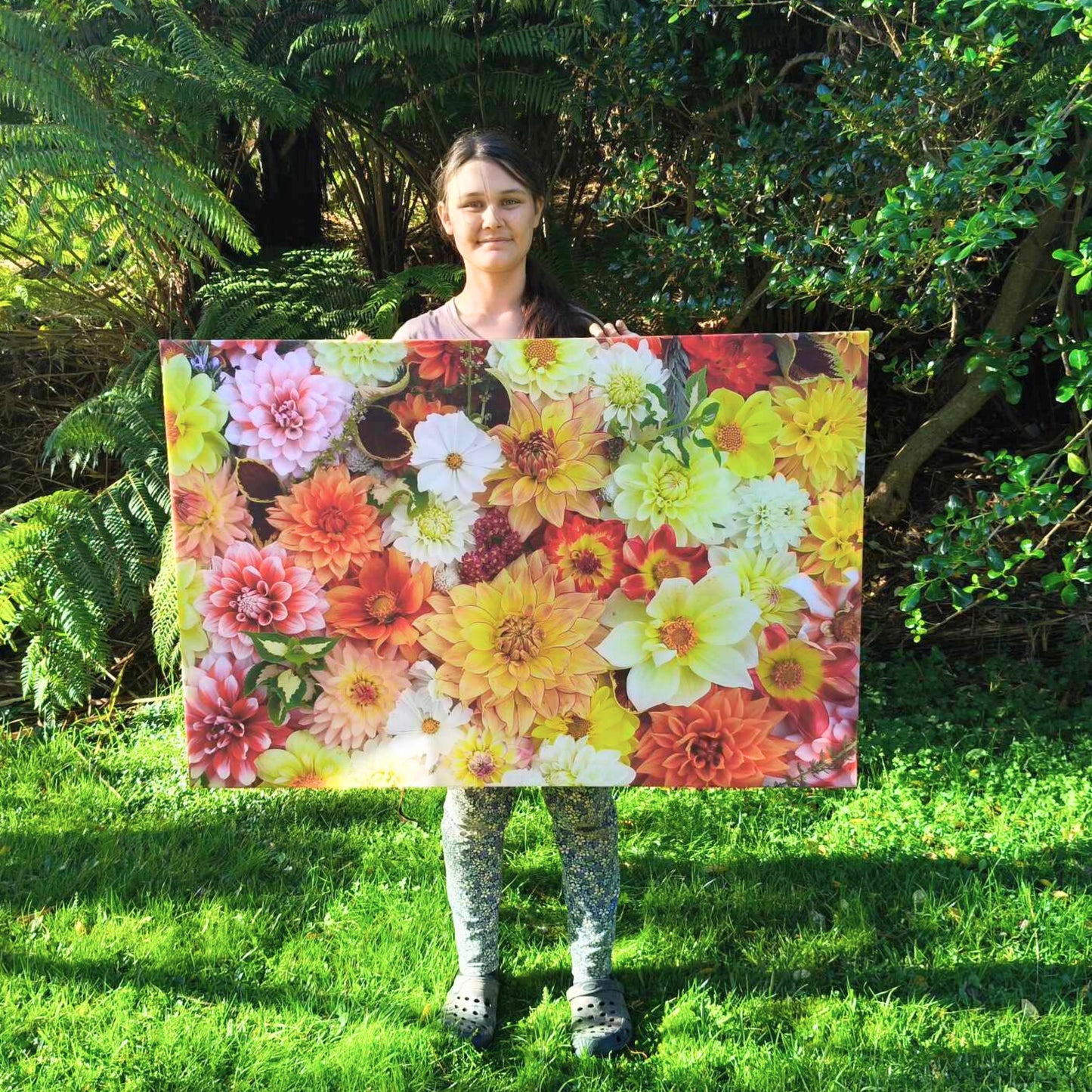 Sunny Dahlia Canvas Wall Art – Photo by Gracie-Mae in NZ (120 x 80 cm)